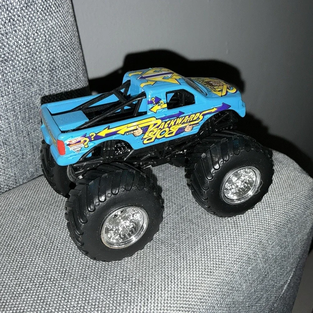 RARE Monster Jam Hot Wheels BACKWARDS BOB Monster‎ Truck 1:24 Diecast Original